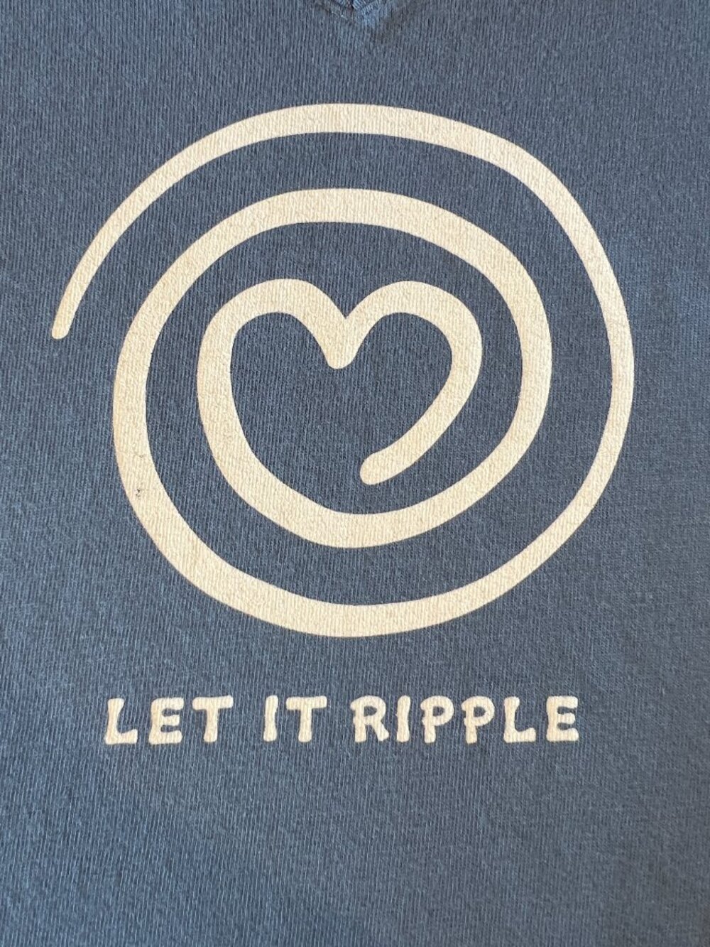 Life Is Good Women Let It Ripple Crusher T Shirt Large V Neck Short Sleeves Blue